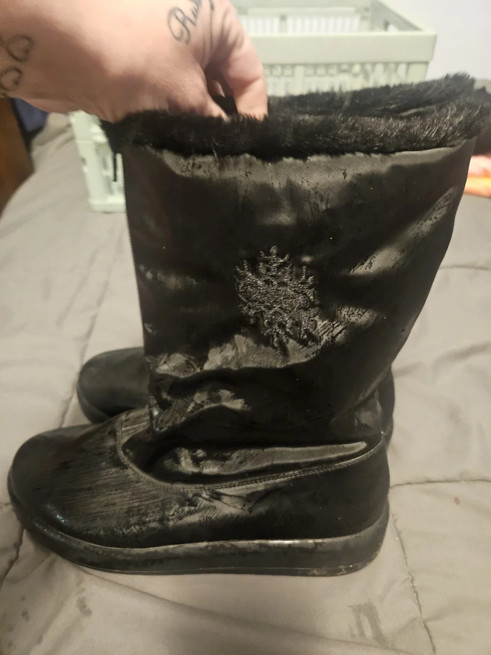 Unknown Brand black mid